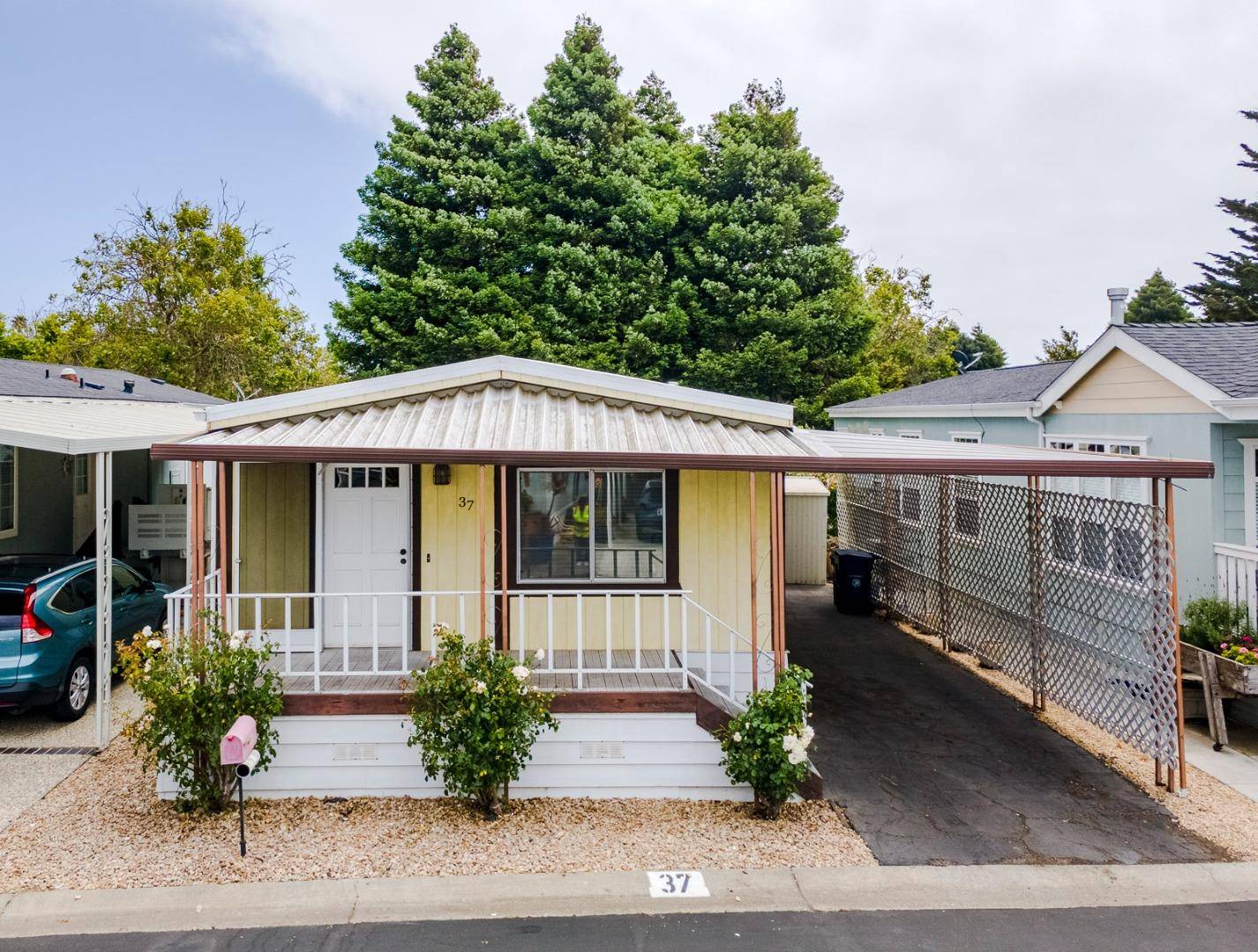 Capitola, CA 95010,4160 Jade Street #37