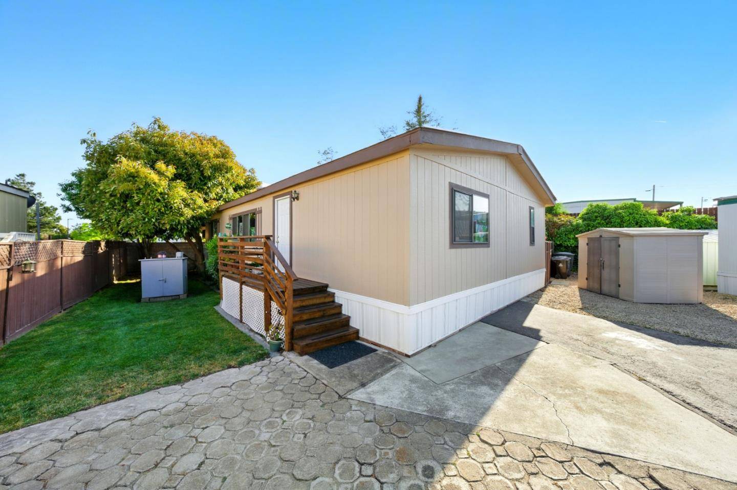 Salinas, CA 93906,1117 Baldwin Street #6