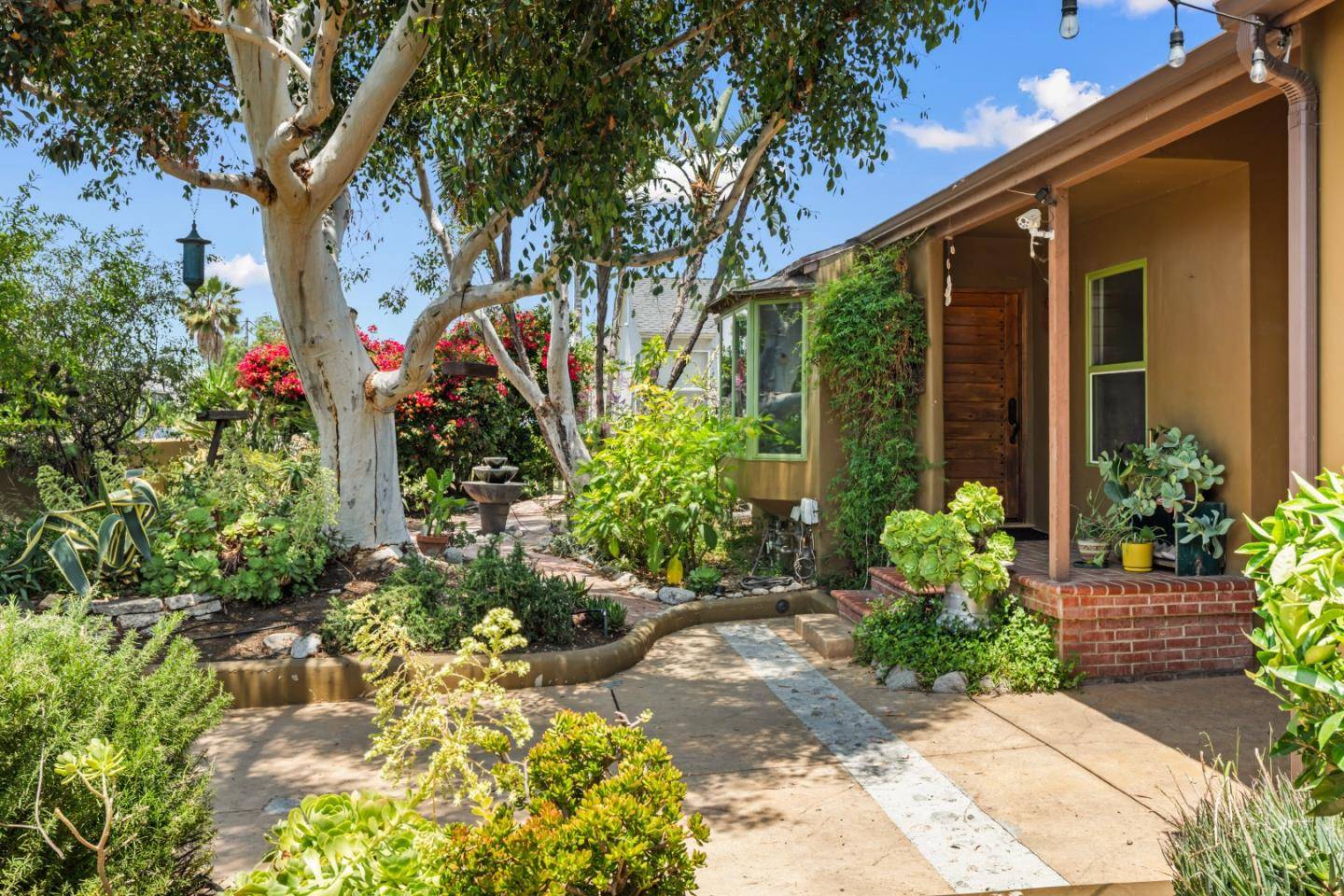 North Hollywood (los Angeles), CA 91606,6026 Fulcher Avenue