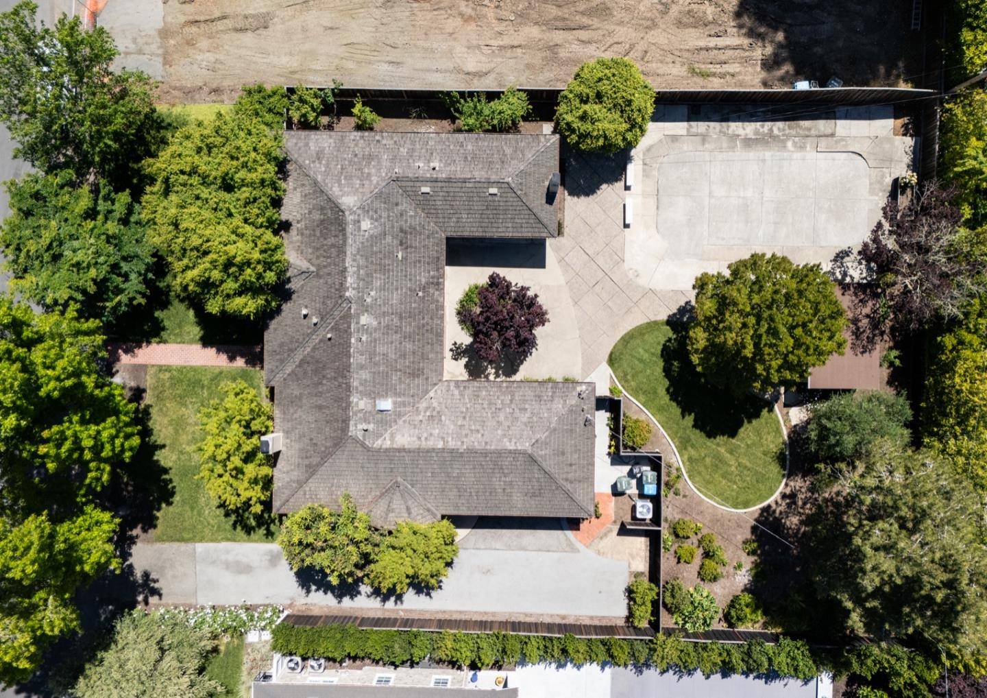 Menlo Park, CA 94025,1850 White Oak Drive