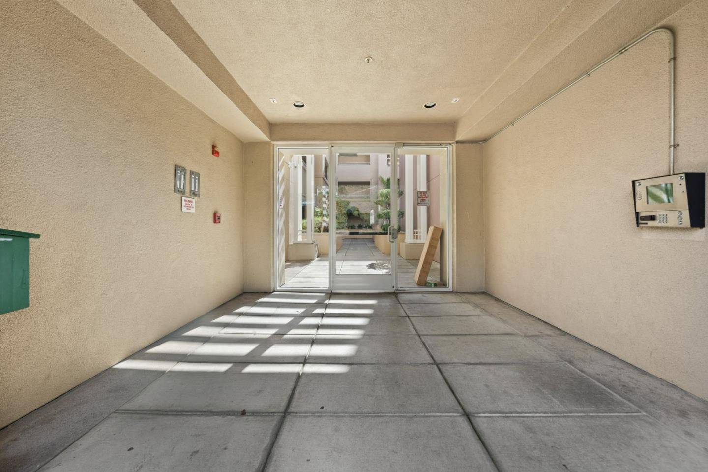 San Francisco, CA 94134,101 Crescent Way #2406