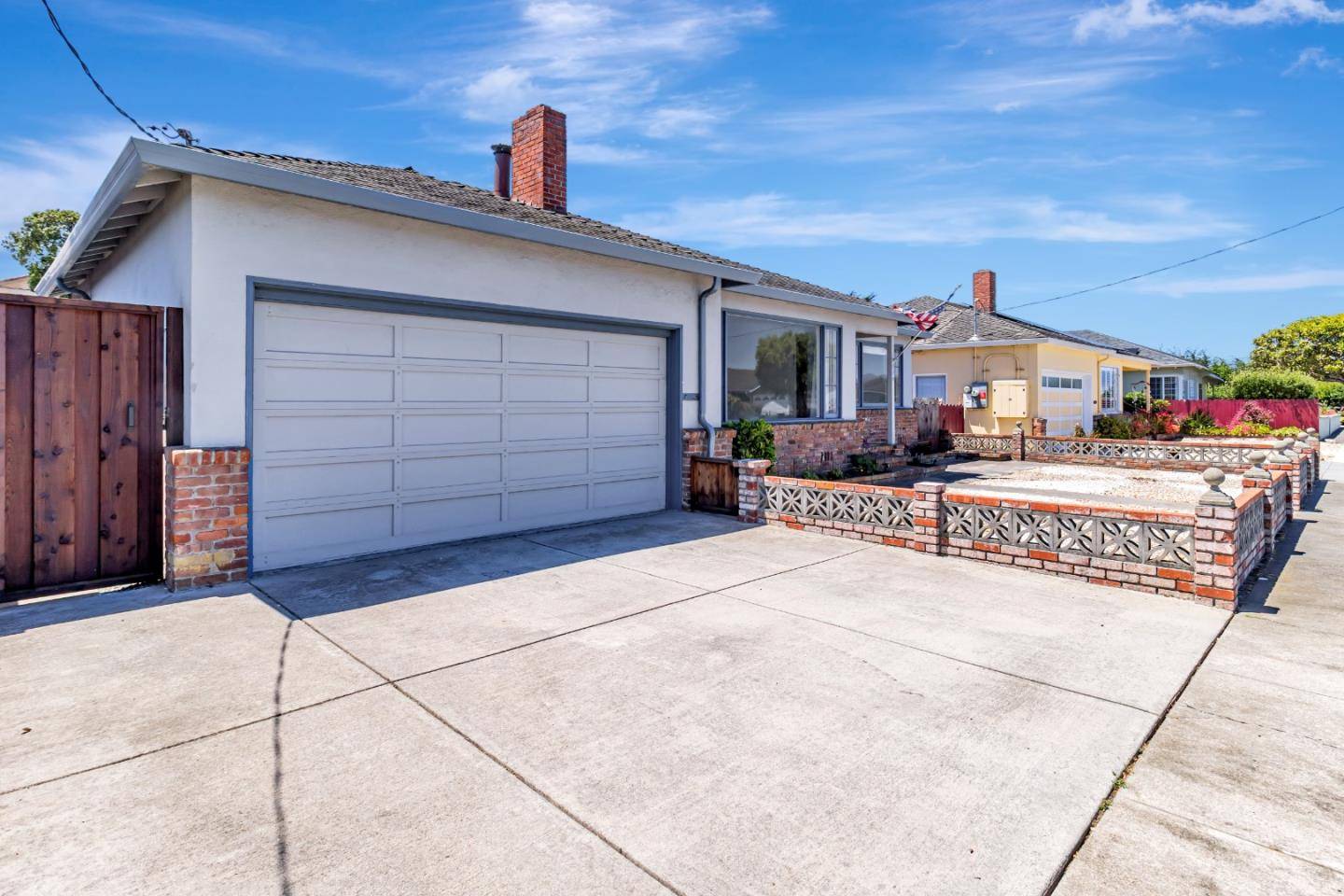 Half Moon Bay, CA 94019,624 Filbert Street