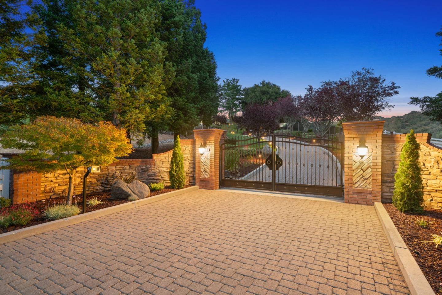 Gilroy, CA 95020,6585 Redwood Retreat Road