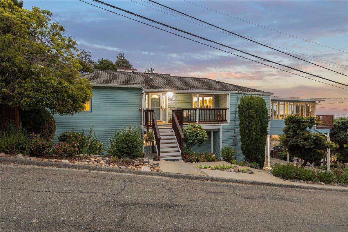 Castro Valley, CA 94546,2204 170th Avenue