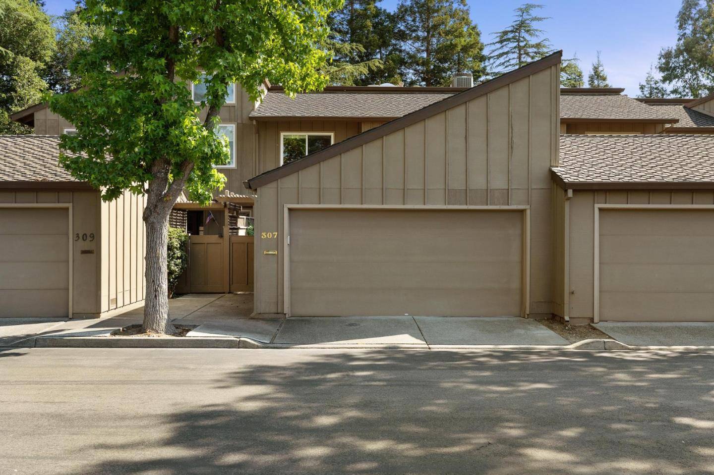 Los Gatos, CA 95032,307 Willow Hill Court
