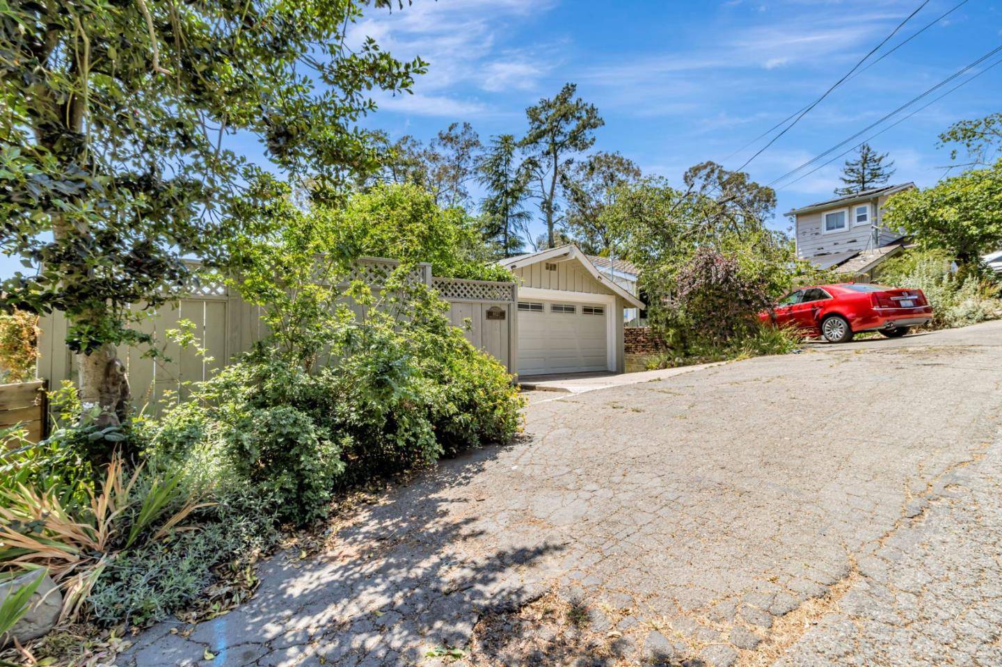 Oakland, CA 94611,6827 Ridgewood Drive