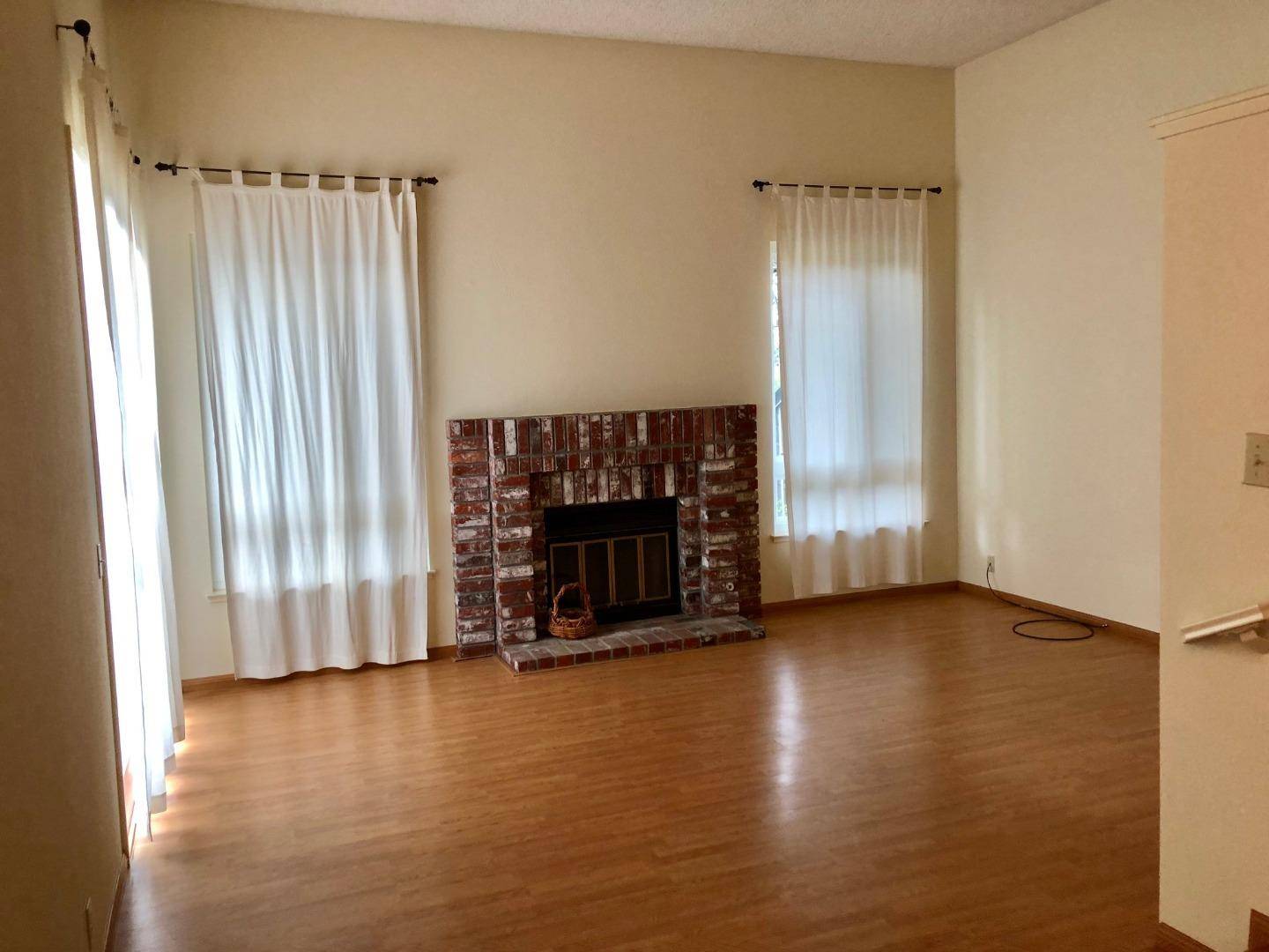 South San Francisco, CA 94080,82 Crown Circle