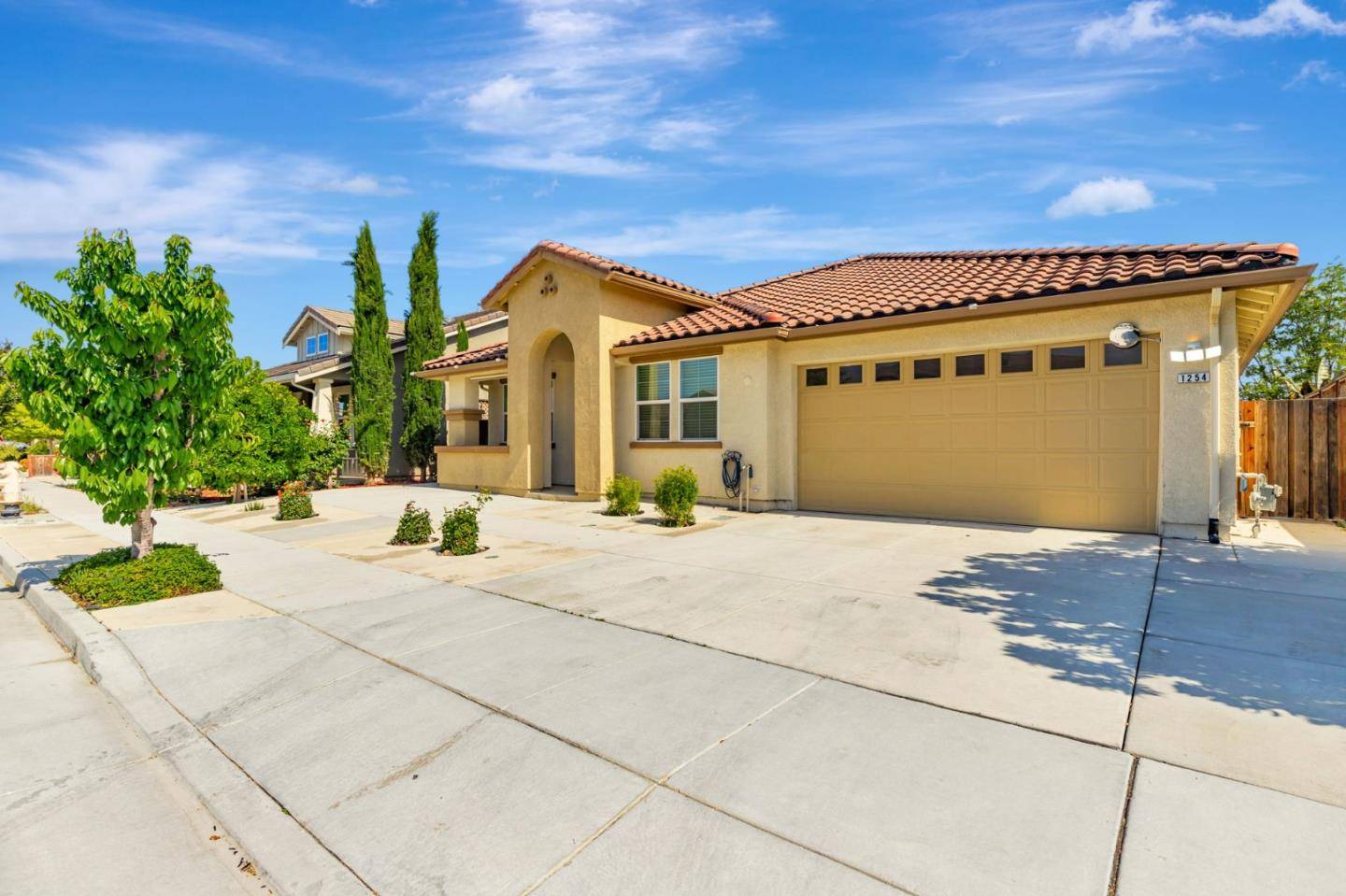 Hollister, CA 95023,1254 Steinbeck Drive
