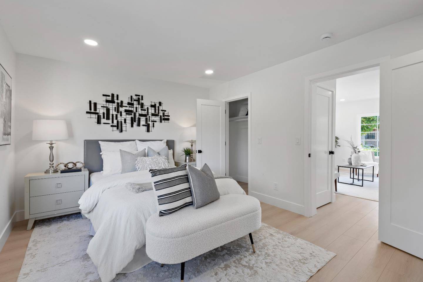 Burlingame, CA 94010,209 Bayswater Avenue