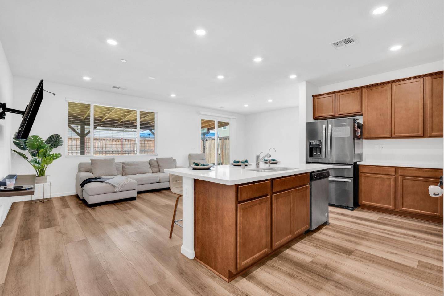 Patterson, CA 95363,673 Dorset Drive