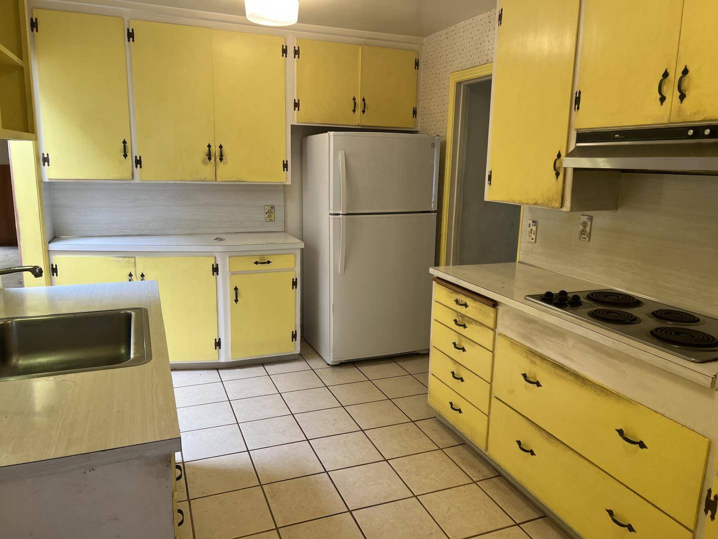 Salinas, CA 93906,1221 Parkside Street