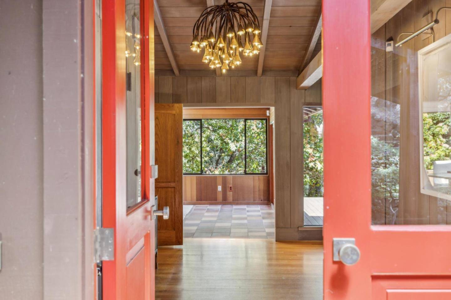 Woodside, CA 94062,19 Preston Road