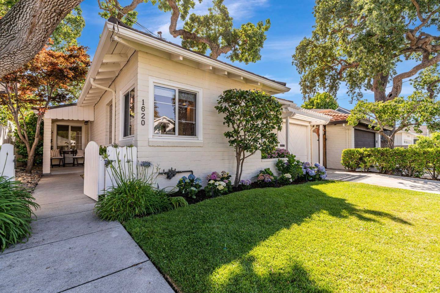 San Carlos, CA 94070,1620 Chestnut Street