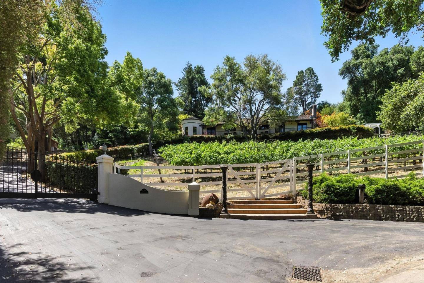 Los Altos Hills, CA 94022,11510 Summit Wood Road