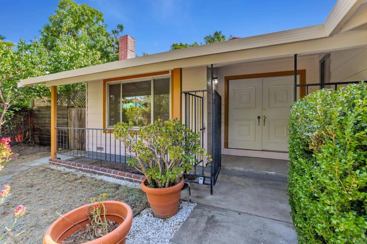 San Jose, CA 95121,2699 Loomis Drive