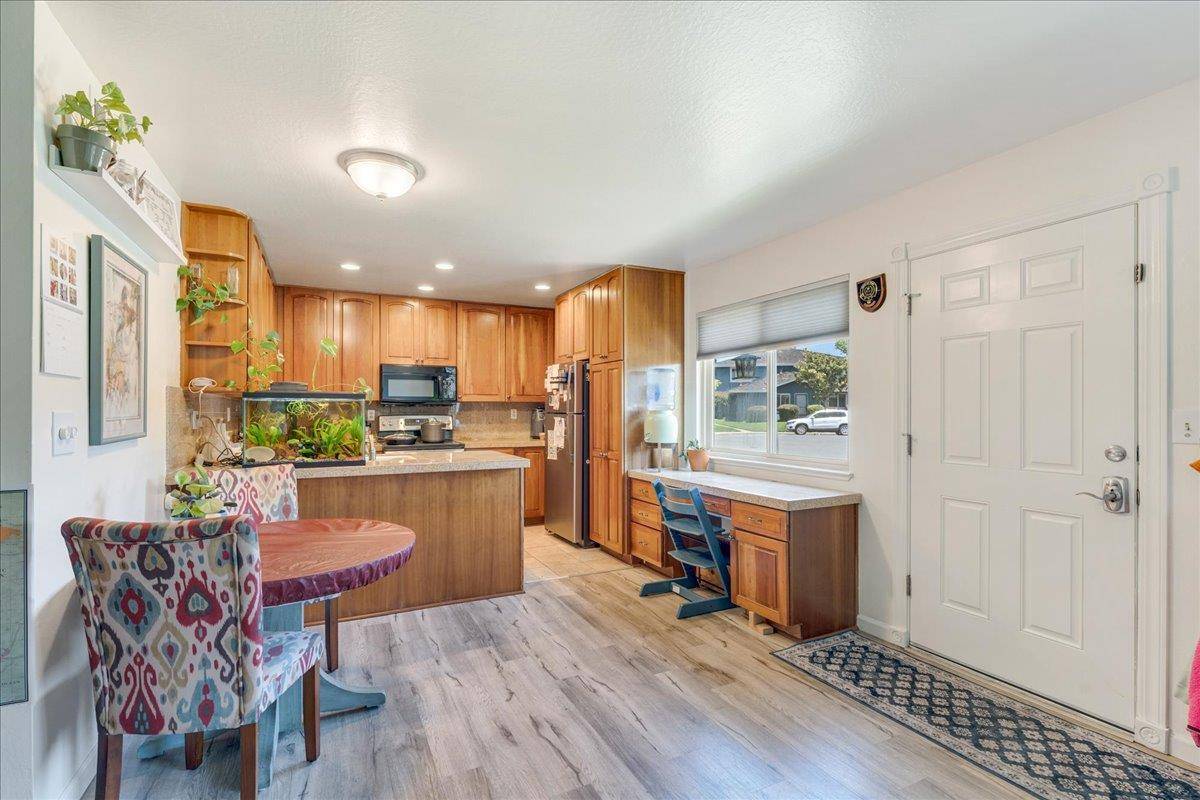 Capitola, CA 95010,1415 Ruby Court #1