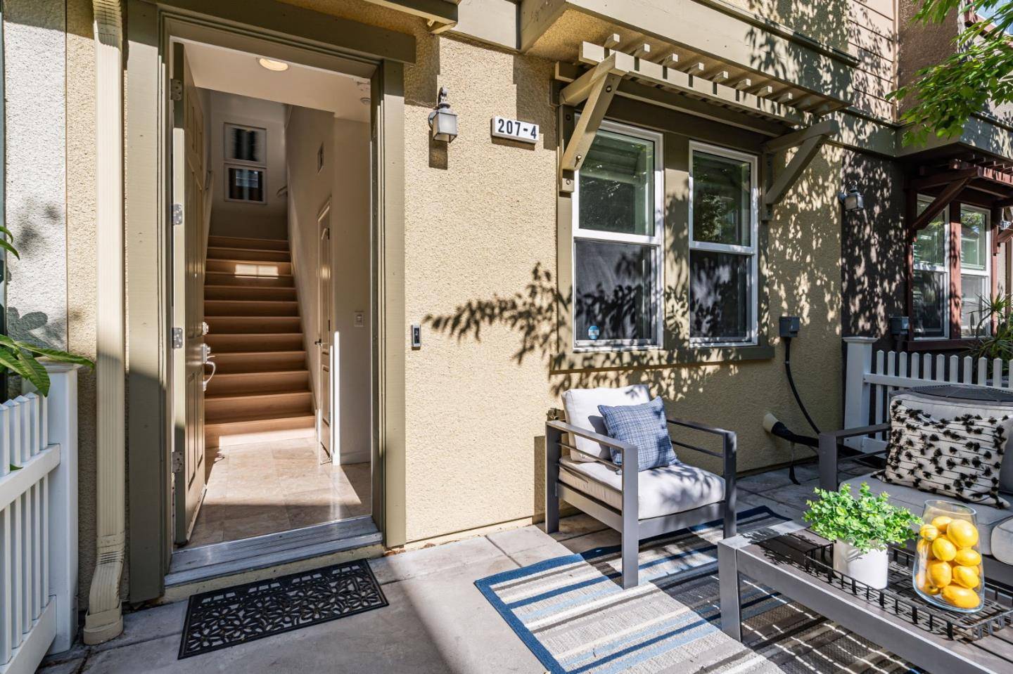 Sunnyvale, CA 94086,207 Peppermint Tree Terrace #4