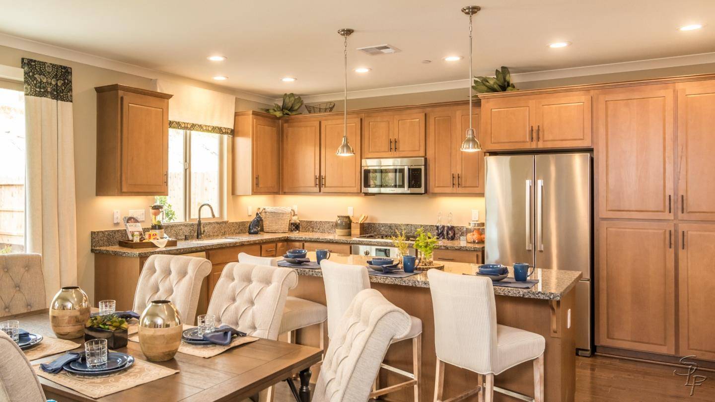 Hollister, CA 95023,847 Emma Court #16-17