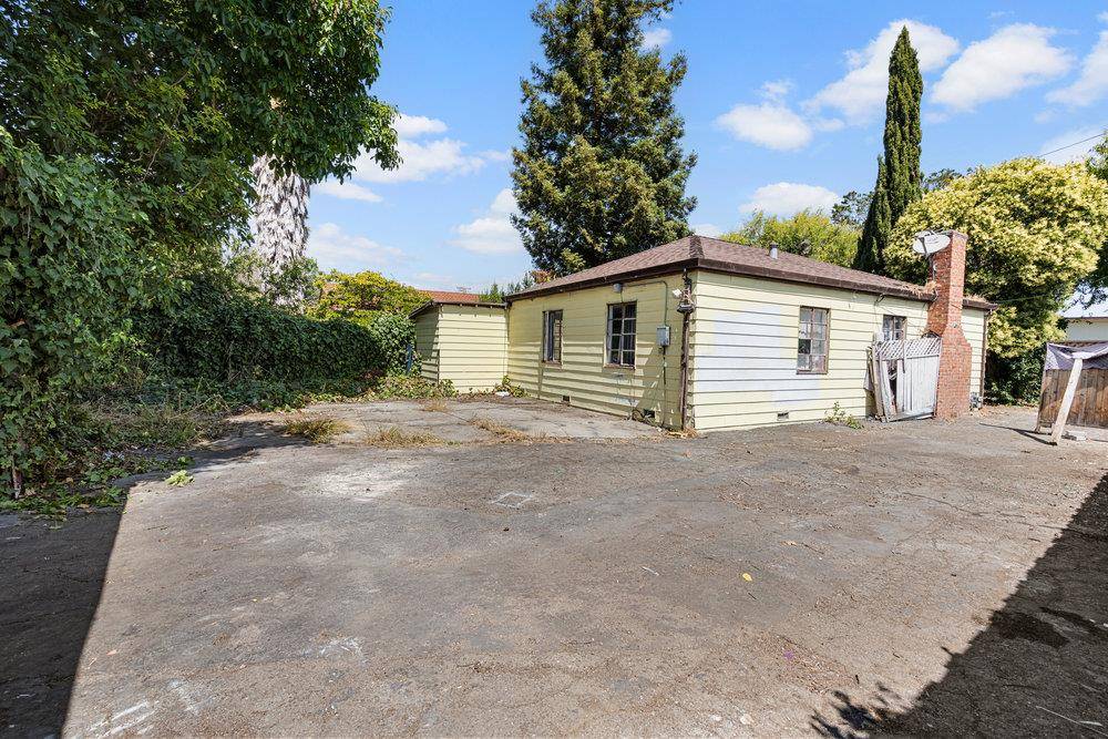 Mountain View, CA 94043,2187 Wyandotte Street