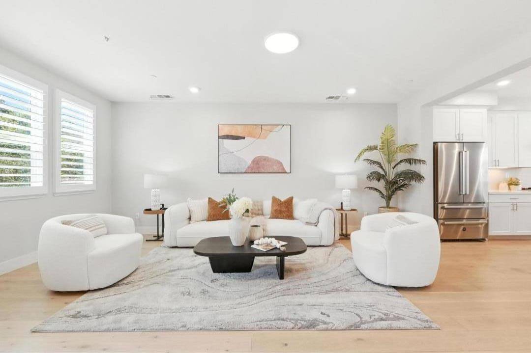 Sunnyvale, CA 94085,895 De Guigne Drive #2