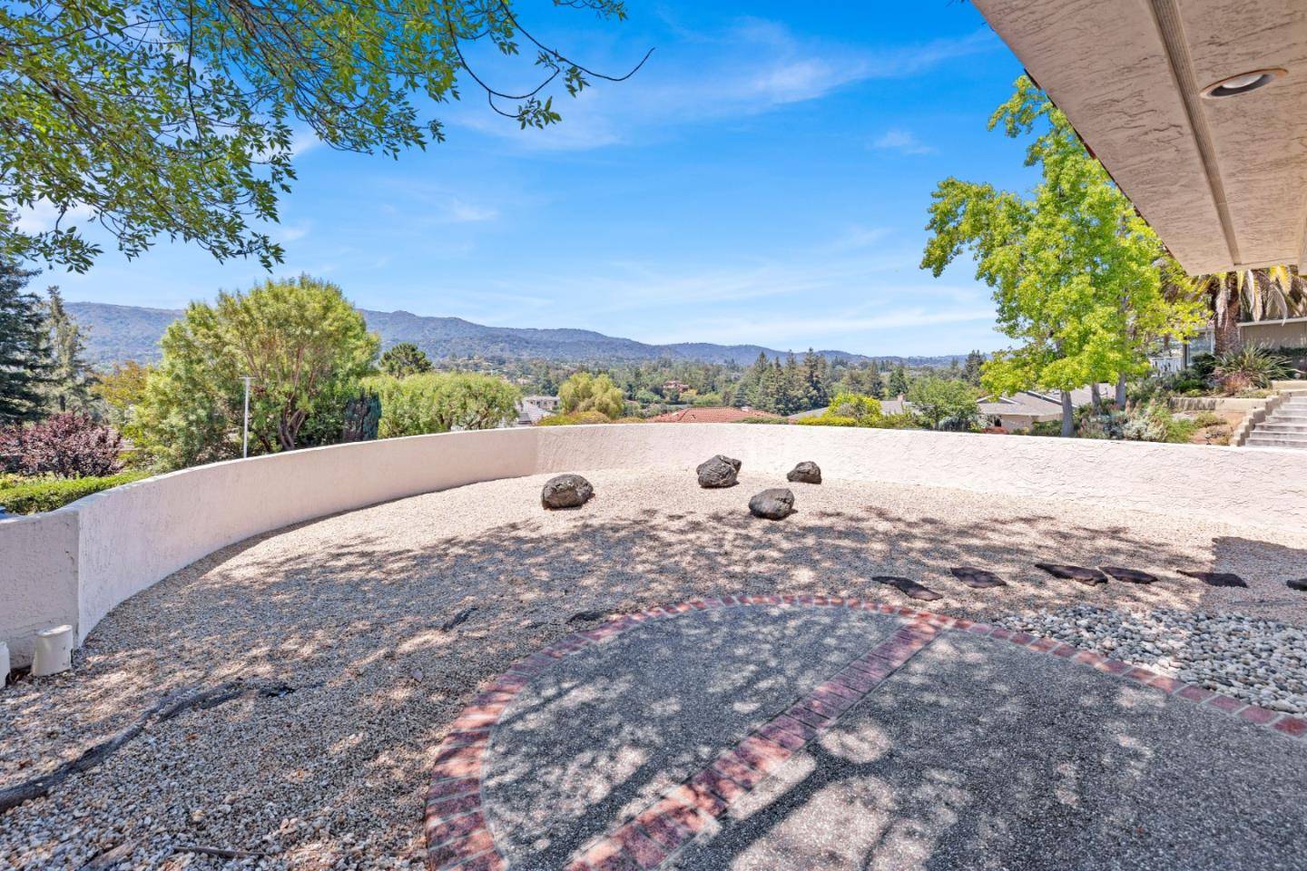 Los Altos, CA 94024,1091 Valley View Court