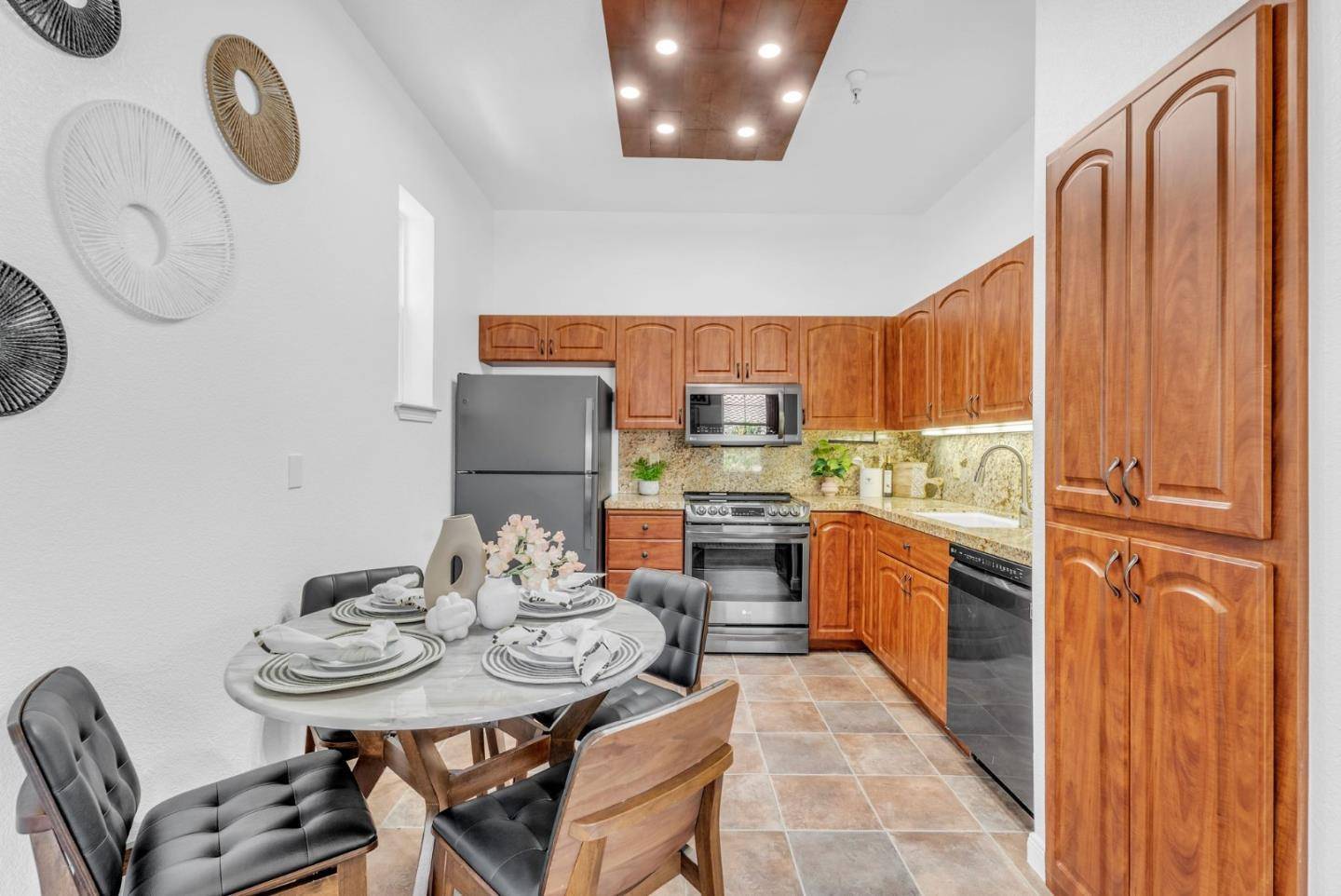 San Jose, CA 95112,516 Martha Street #201