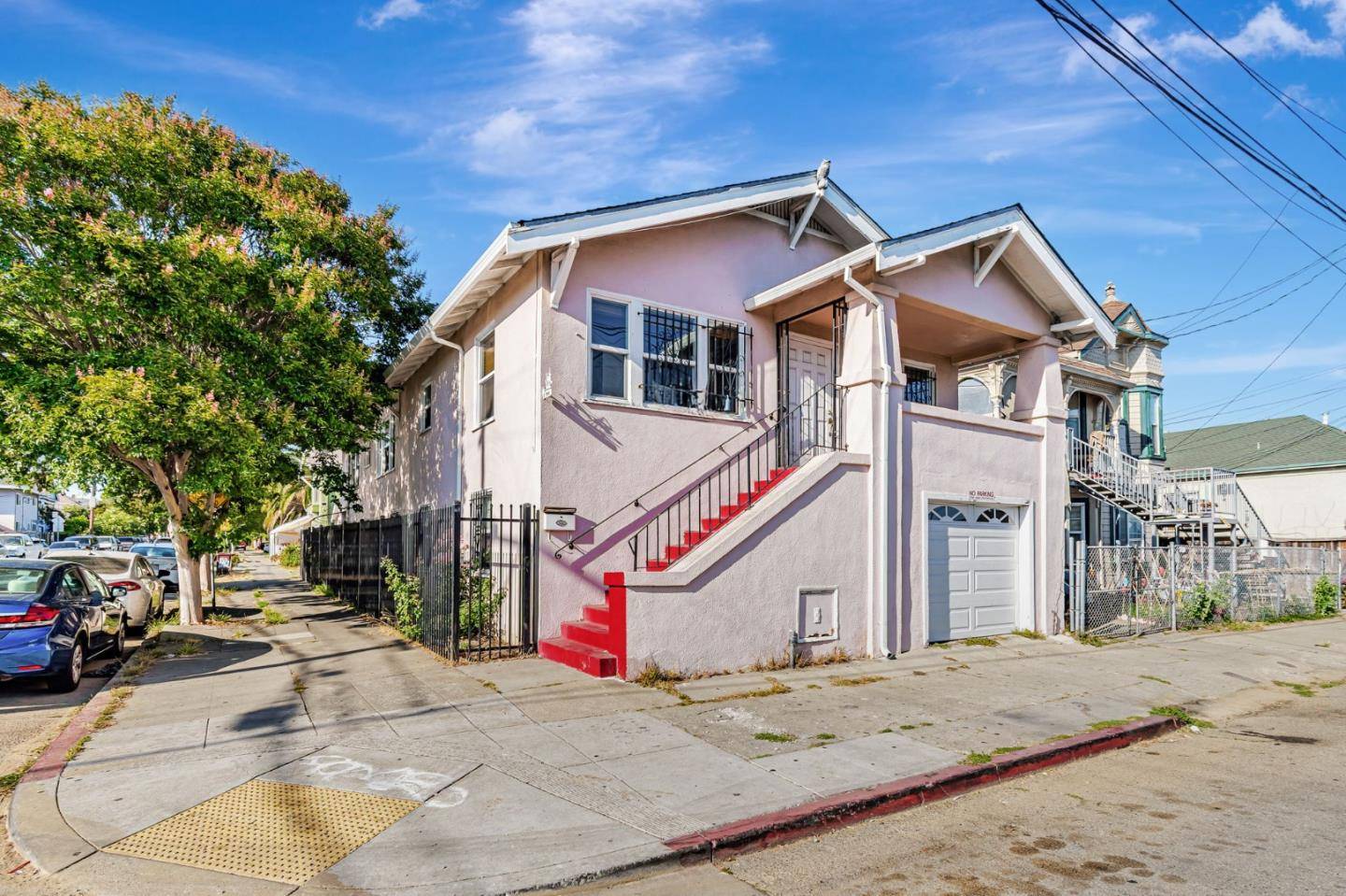 Oakland, CA 94601,3300 E 17th Street