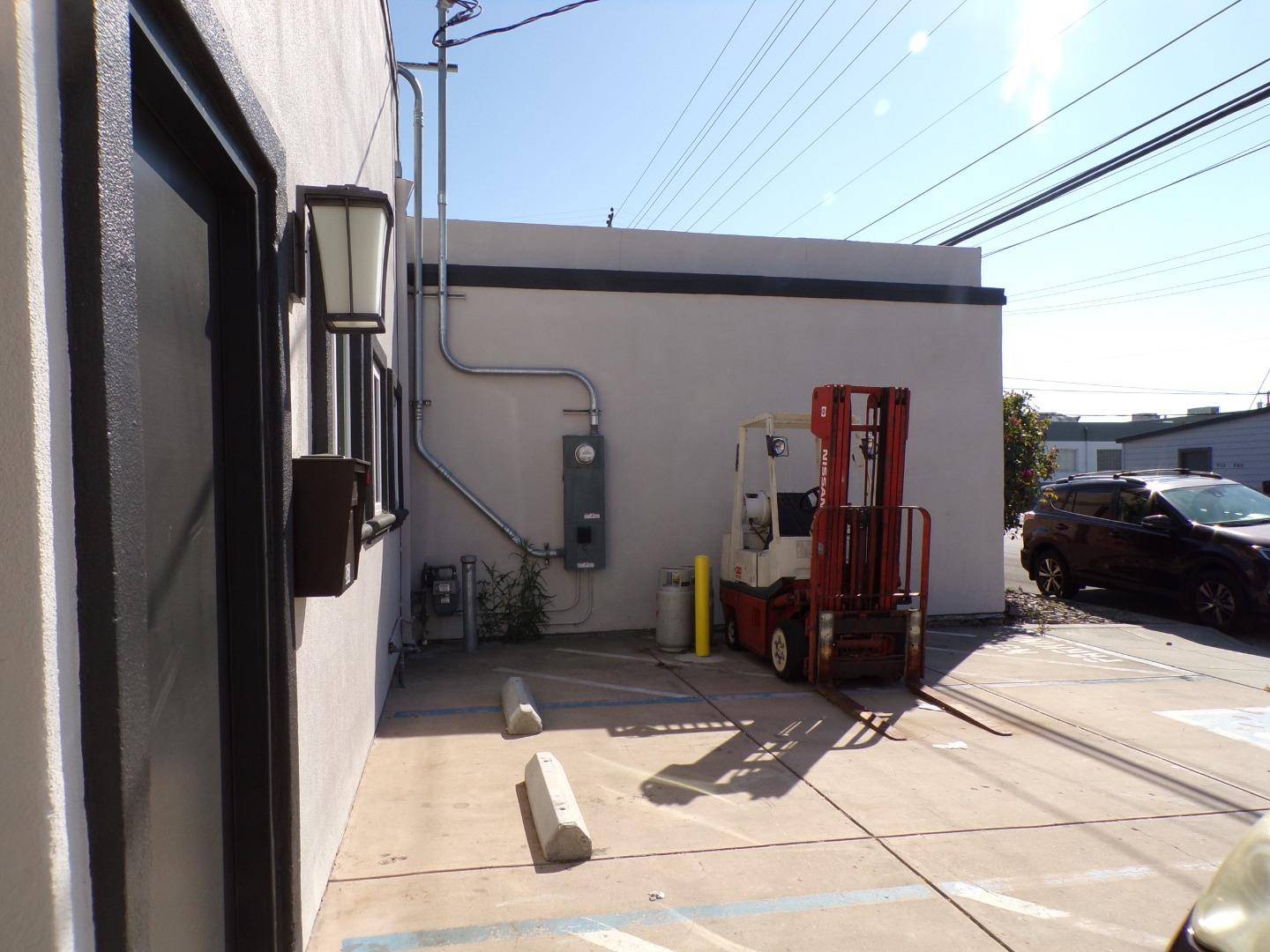 San Carlos, CA 94070,953 Washington Street