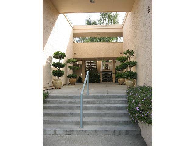 Menlo Park, CA 94025,675 Sharon Park Drive #235