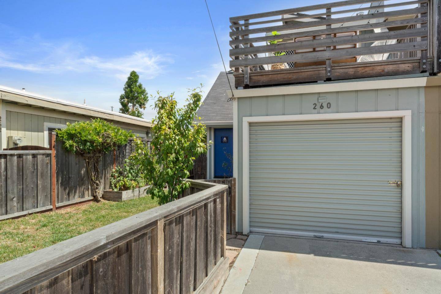 Santa Cruz, CA 95060,260 Walk Circle