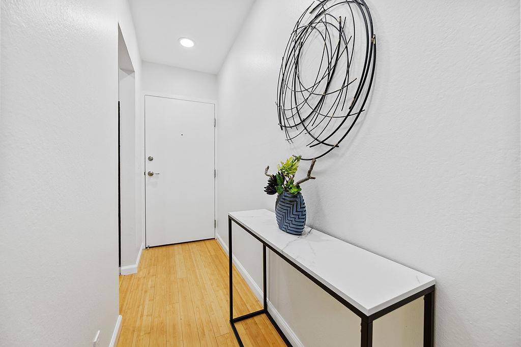 San Francisco, CA 94114,4096 17th Street #308