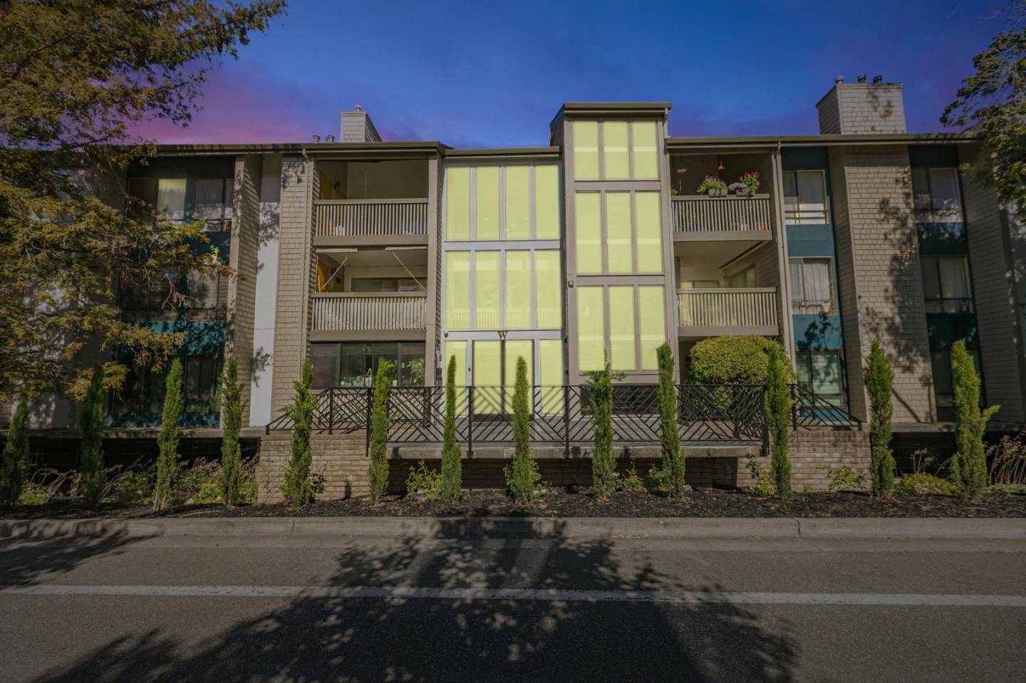 Mountain View, CA 94040,49 Showers Drive #W203