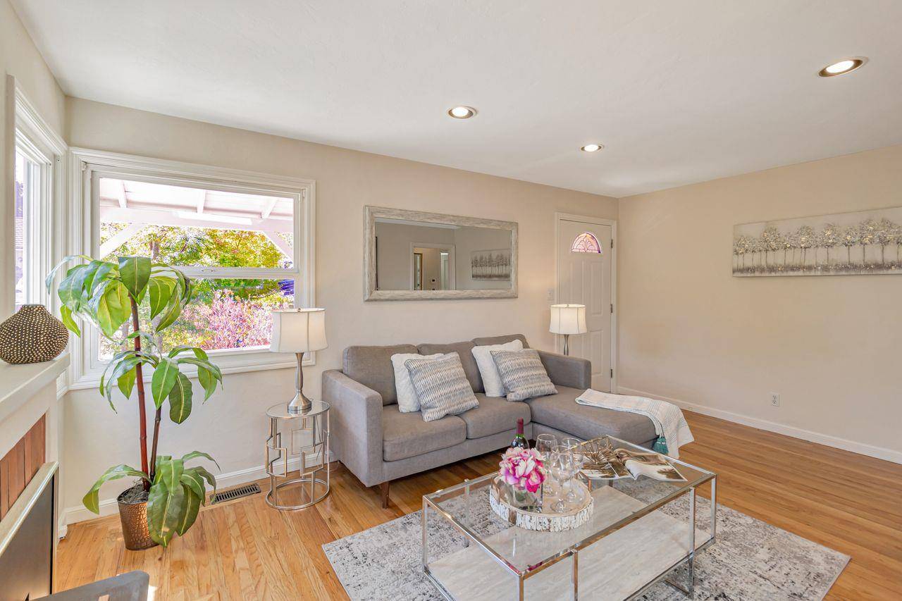 San Carlos, CA 94070,2534 Howard Avenue