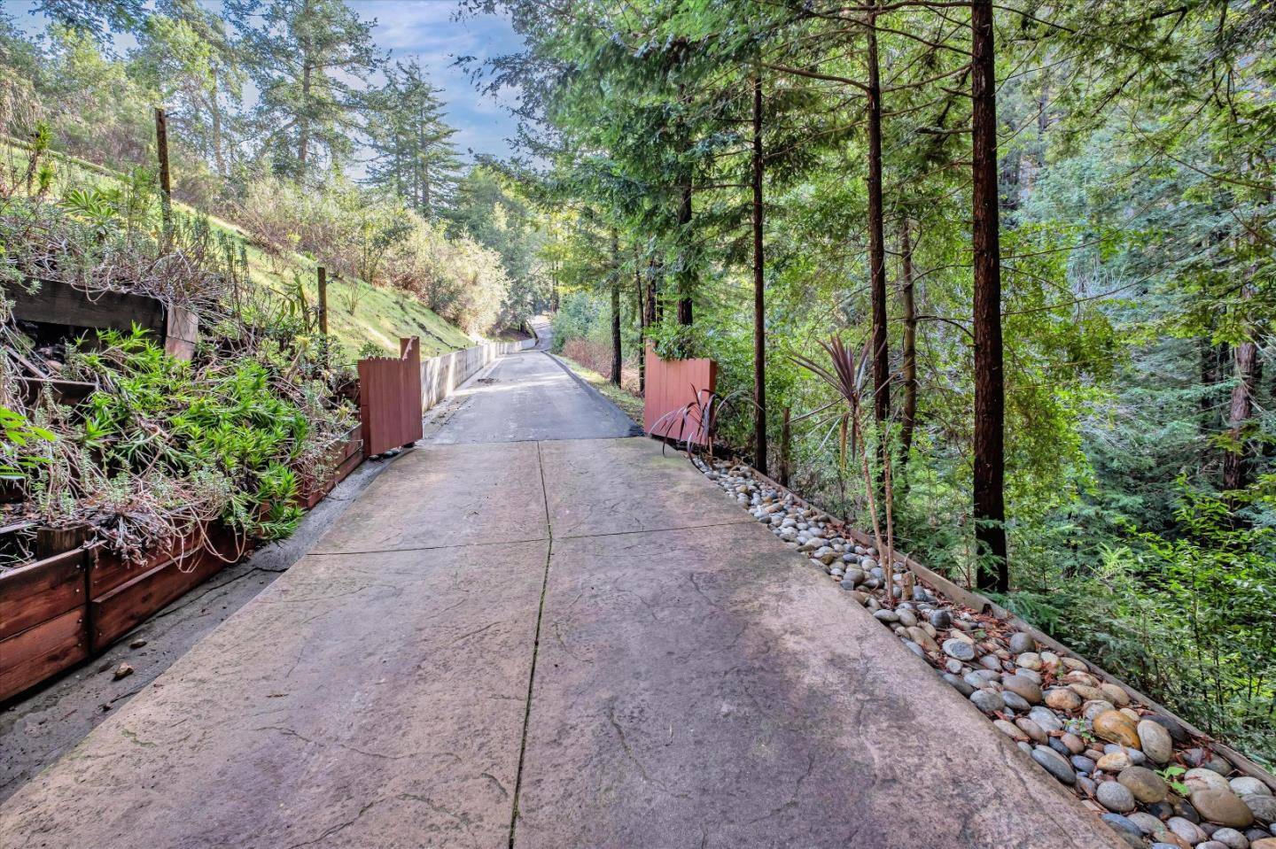 Scotts Valley, CA 95066,7200 Highway 17