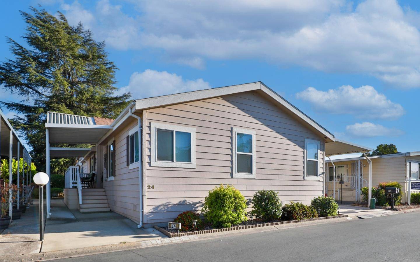 Acampo, CA 95220,19690 N Highway 99 #24