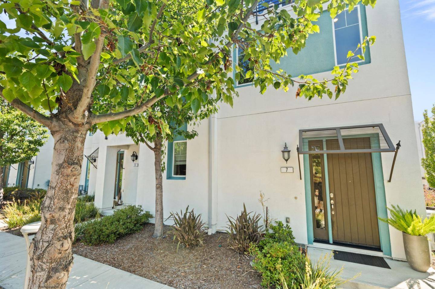 San Jose, CA 95136,218 WILLIAM MANLY Street #7
