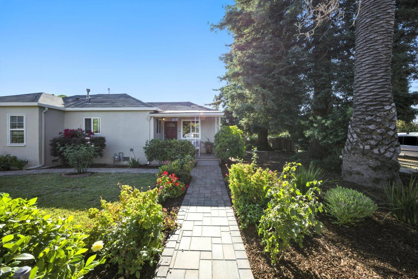 Redwood City, CA 94063,1097 10th Avenue