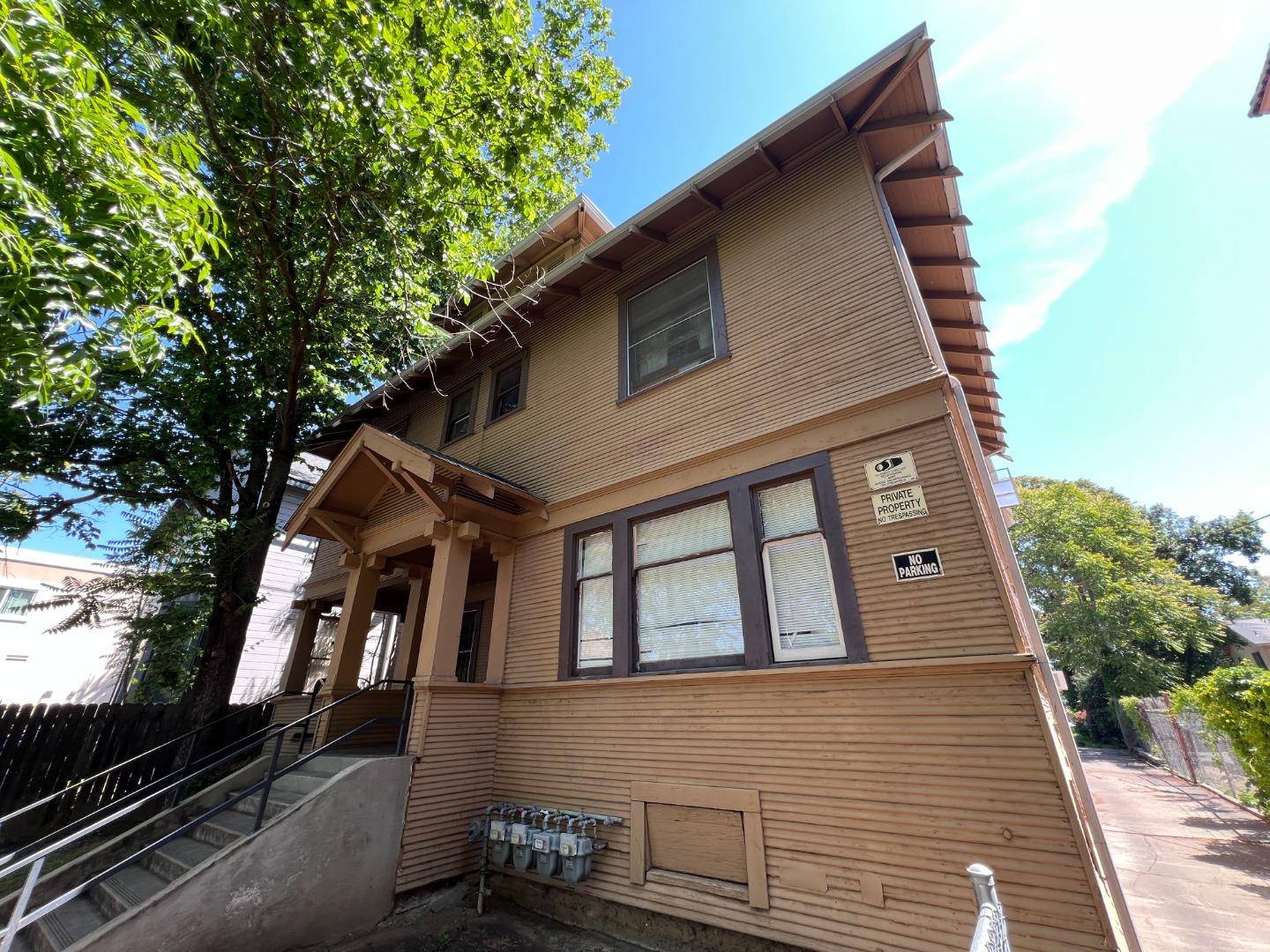 Stockton, CA 95202,722 N San Joaquin Street