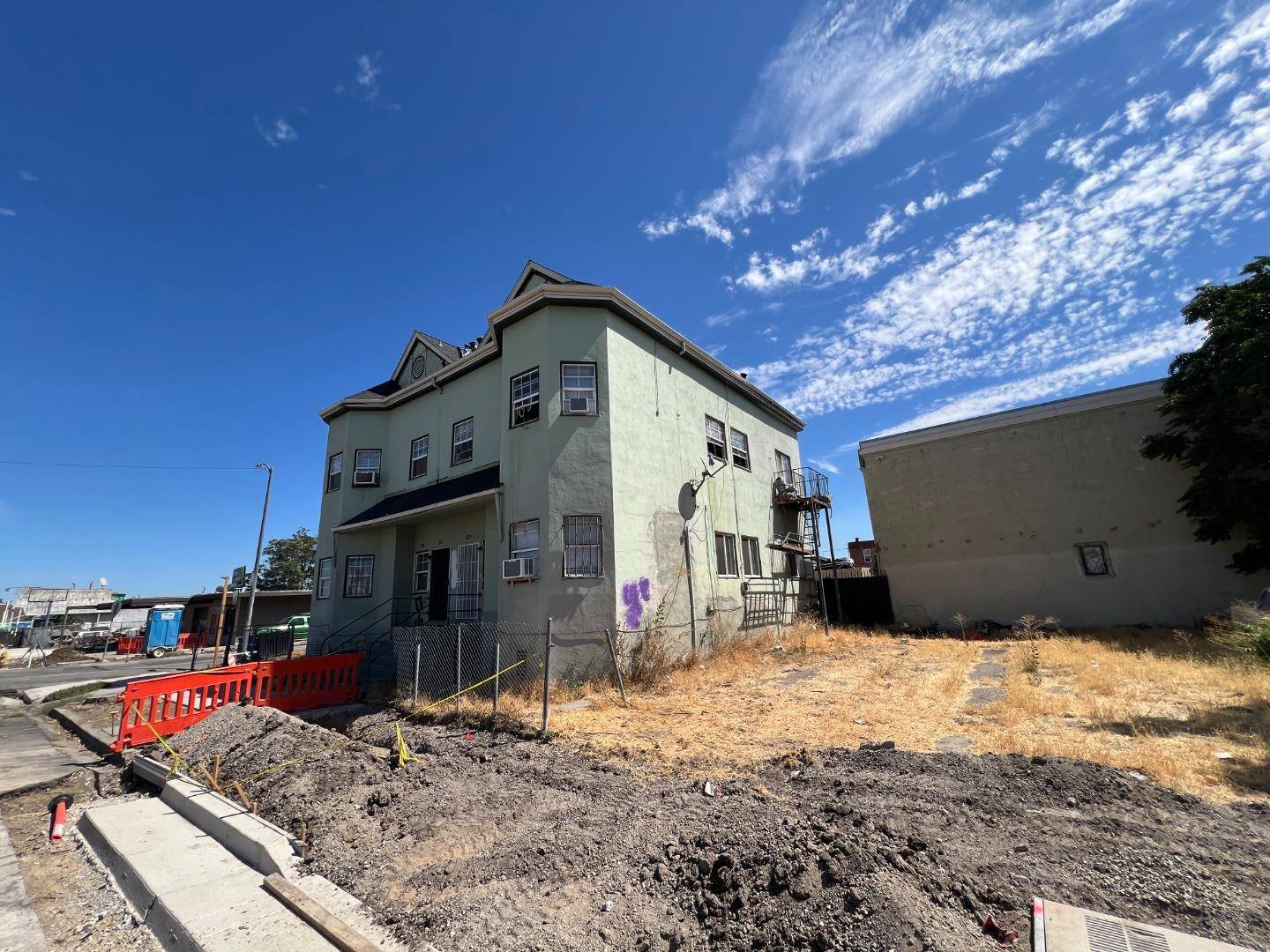 Stockton, CA 95202,144 N Grant Street