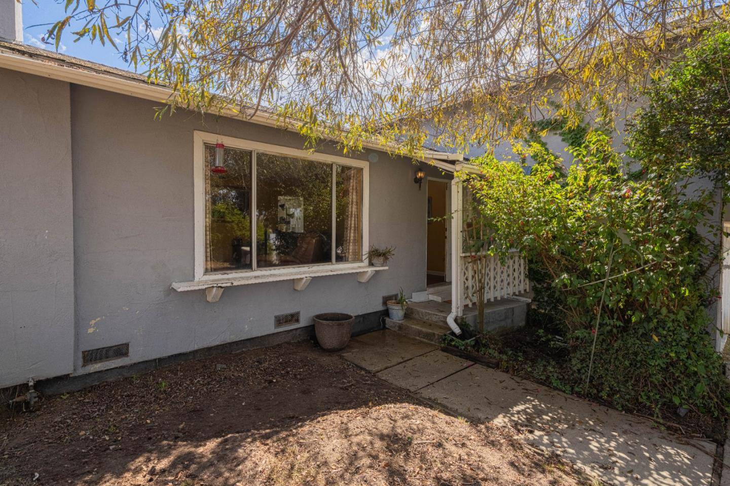 Salinas, CA 93907,9832 Clover Trail