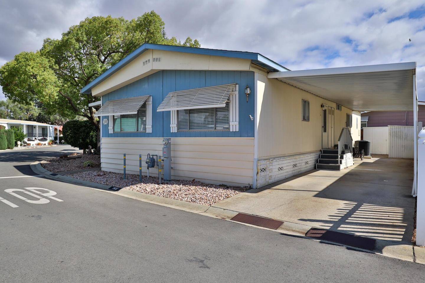 Morgan Hill, CA 95037,275 Burnett Ave #148