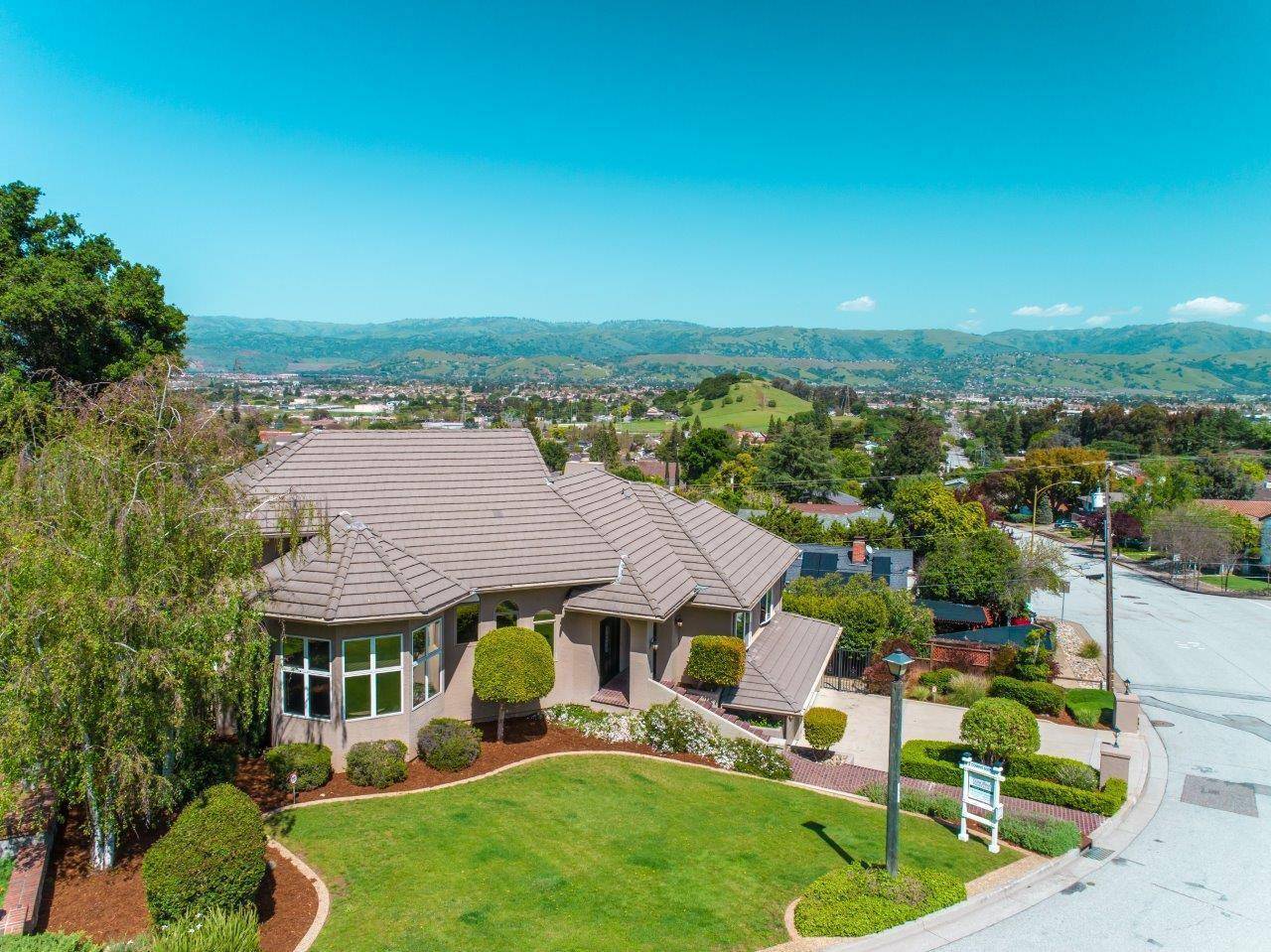 Morgan Hill, CA 95037,1055 W Dunne Avenue