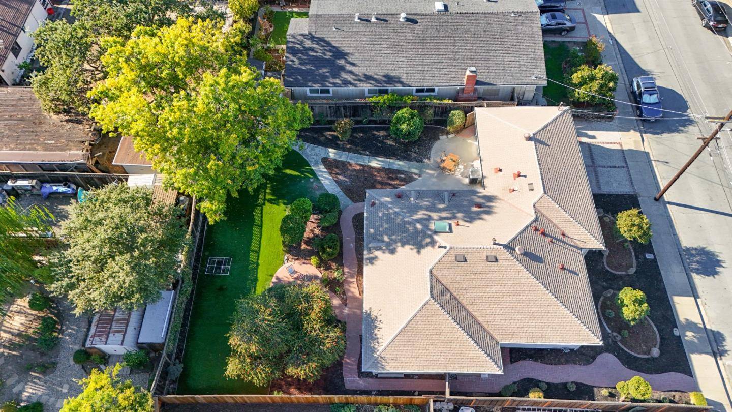 Redwood City, CA 94062,542 Topaz Street