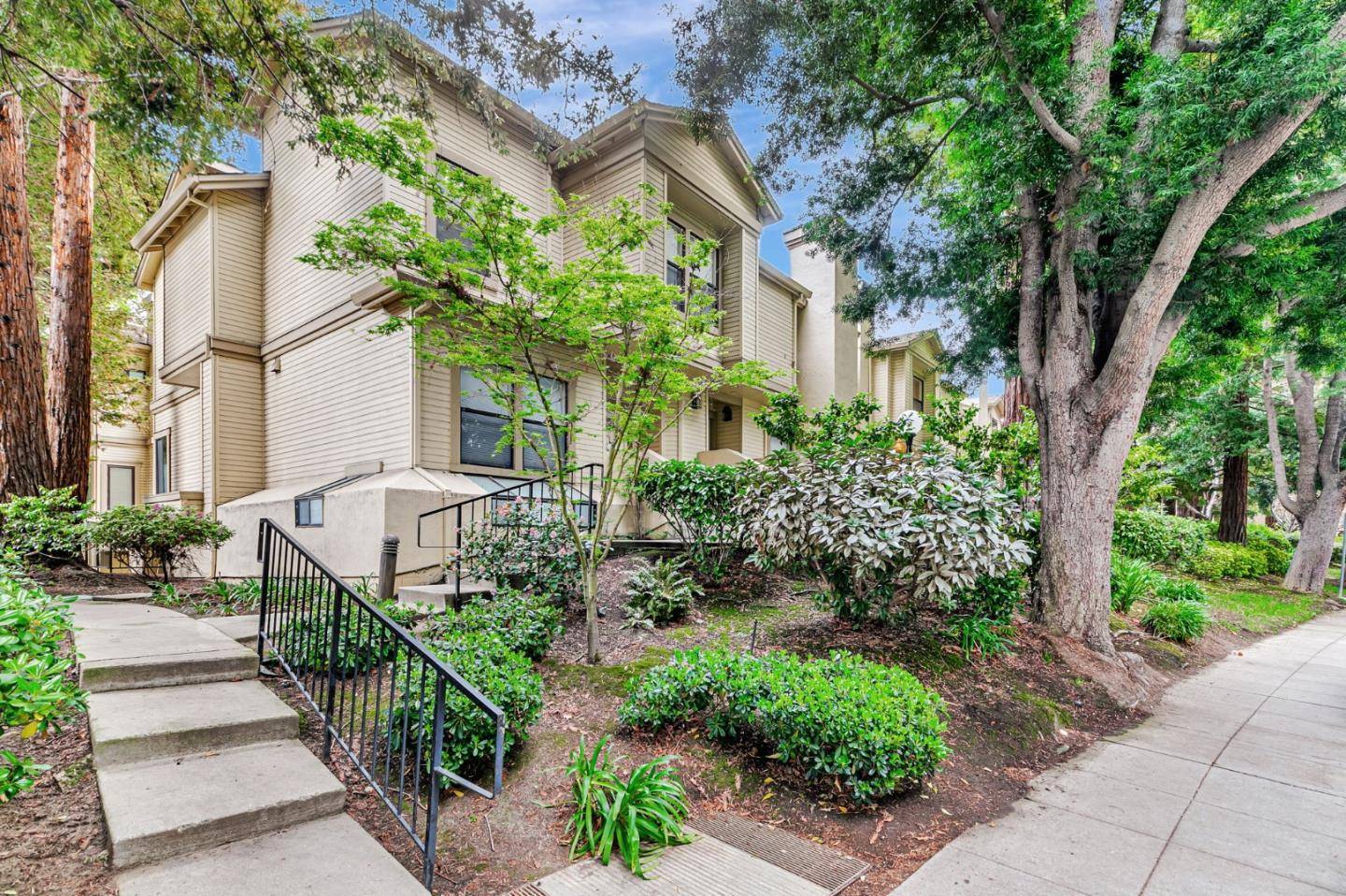 Sunnyvale, CA 94086,926 La Mesa Terrace #E