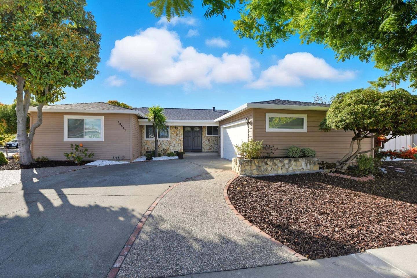 Cupertino, CA 95014,10581 Whitney Way