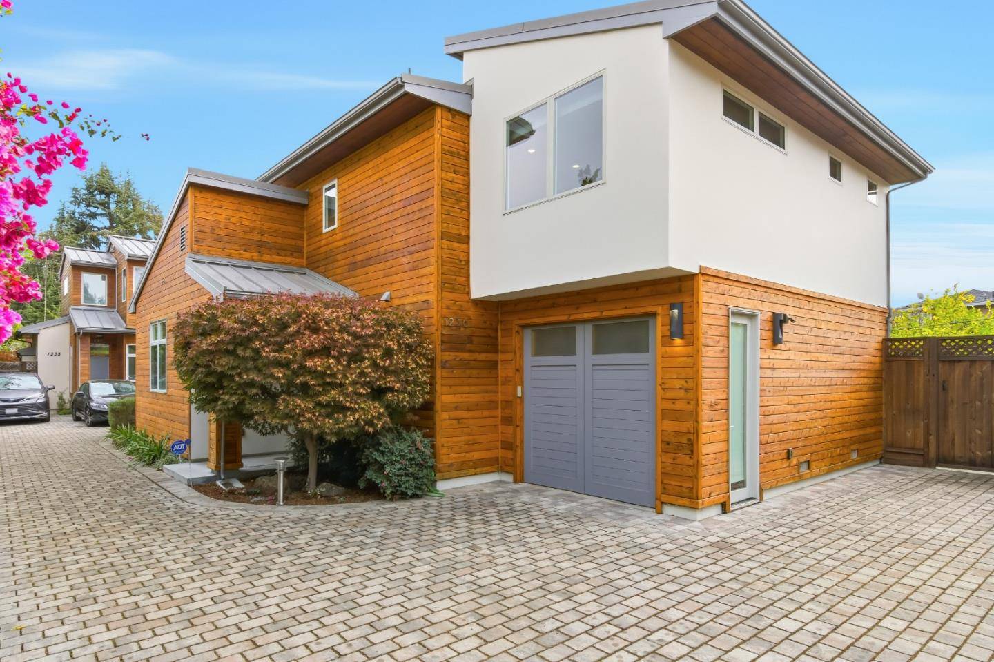 Menlo Park, CA 94025,1236 Hoover Street