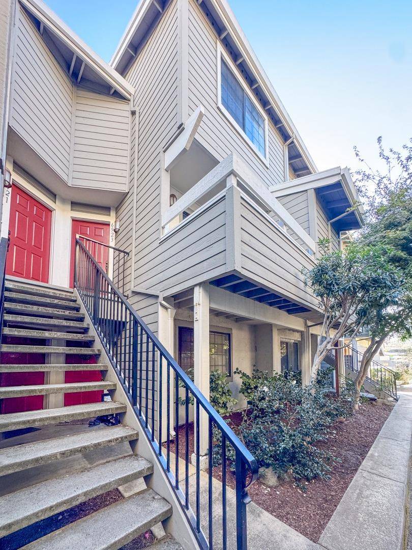 San Jose, CA 95129,6923 Chantel Court