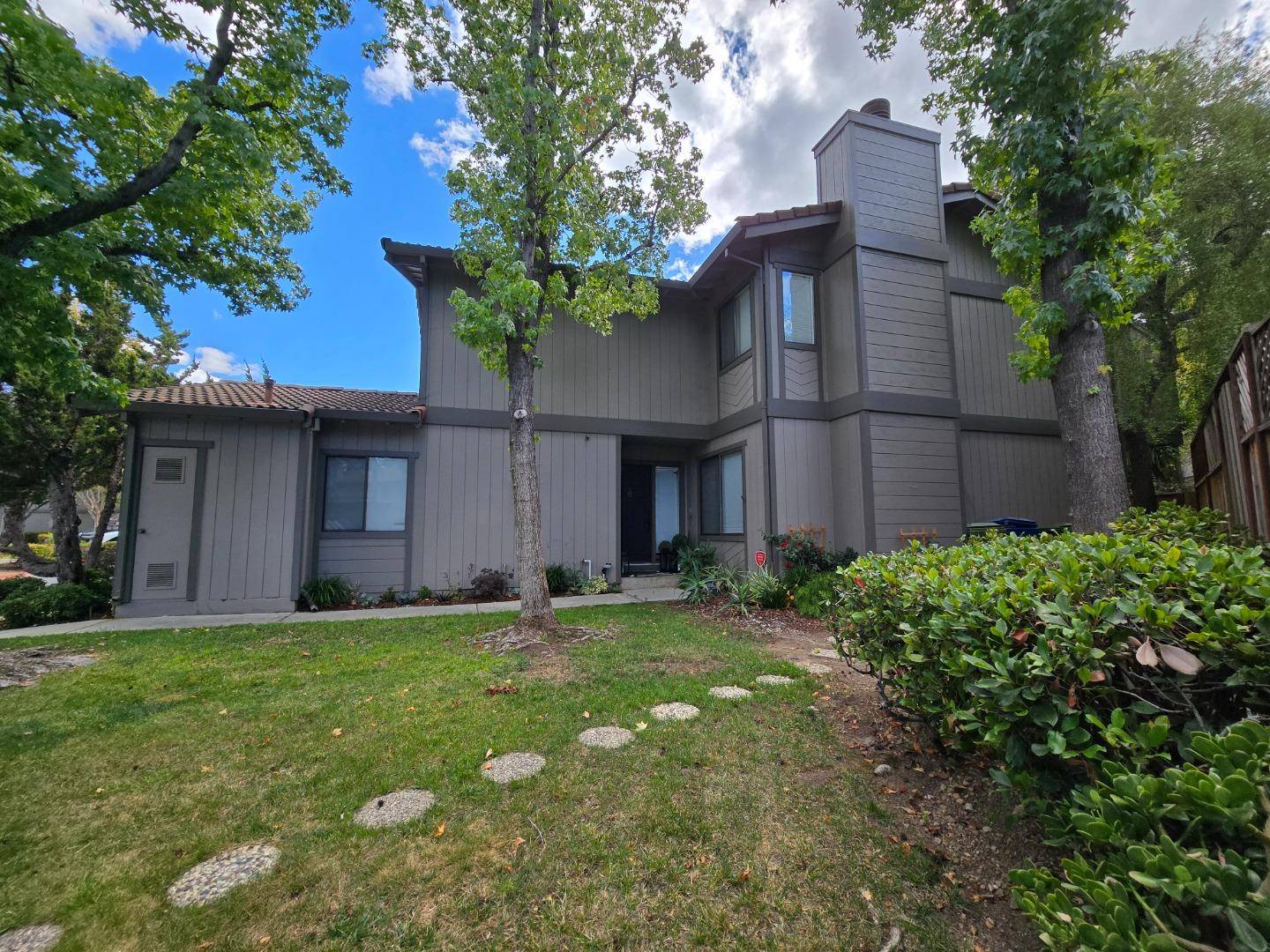 Los Gatos, CA 95032,207 Palmer Drive