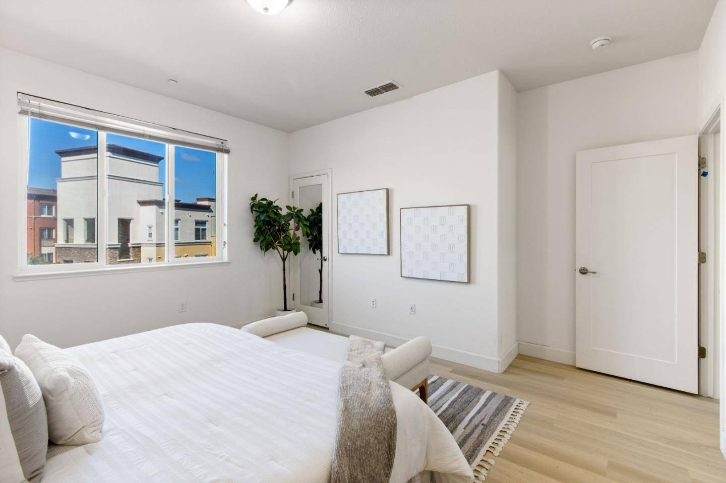 San Jose, CA 95123,5886 Smoky Quartz Loop