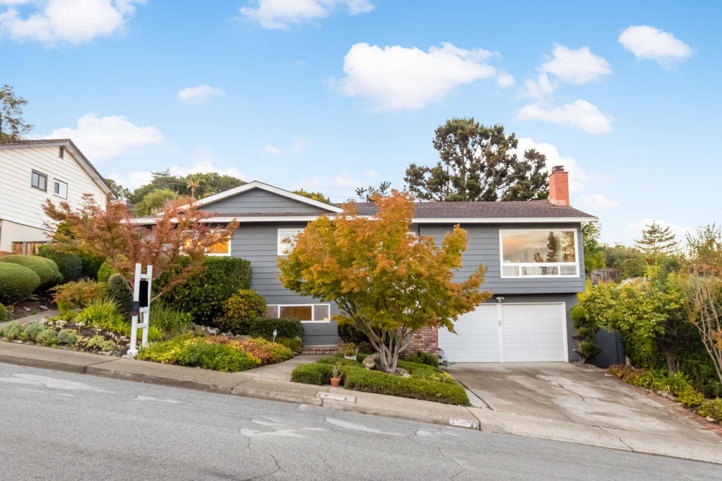 Redwood City, CA 94061,3848 Vineyard Drive